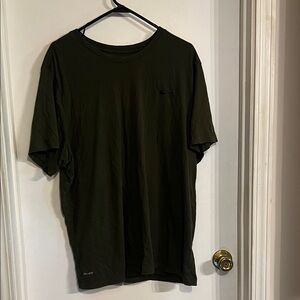 Nike Men's Olive Green Short Sleeve Tee💫Friday Price